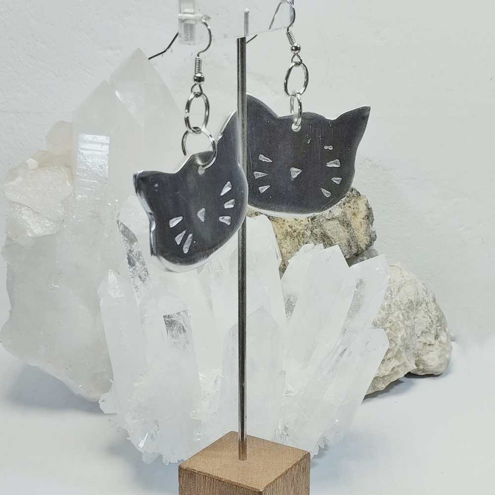 AL17368 Cat Earrings Aluminum jewelry Temasarte Vestopazzo Canary Islands. T-mas, art and gifts 