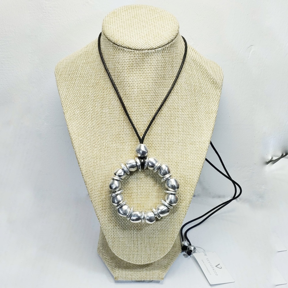 AL04262 Donut necklace with hoops and balls Aluminum jewelry Temasarte Vestopazzo Canarias T-mas art and gifts 