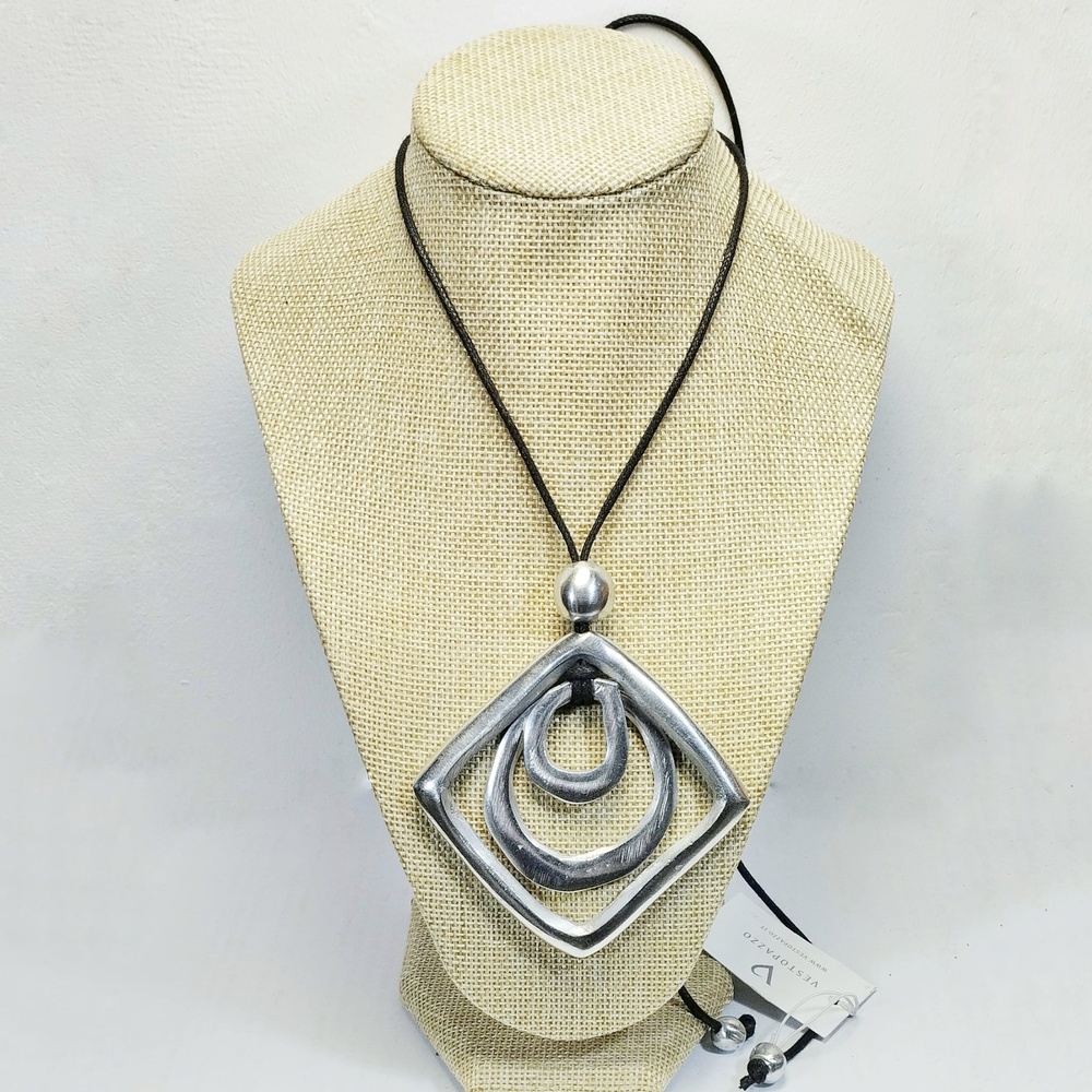 AL04256 Square and two oval necklace Aluminum jewelry Temasarte Vestopazzo Canarias T-mas art and gifts 